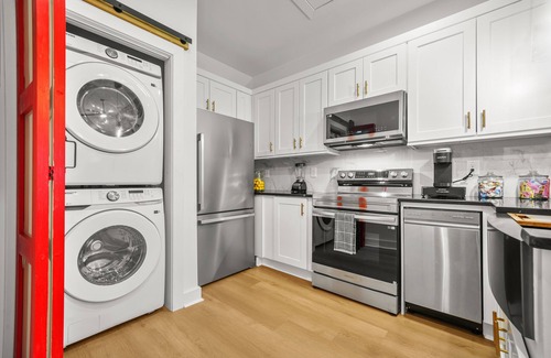Union City House | Artistic Retreat 10 min to Airport & near Downtown
