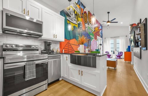 Union City House | Artistic Retreat 10 min to Airport & near Downtown