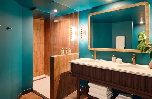 Coconut Grove Hotel | Artistic Room w/Instagram-Worthy Interiors, Balcony and Rooftop Pool Access