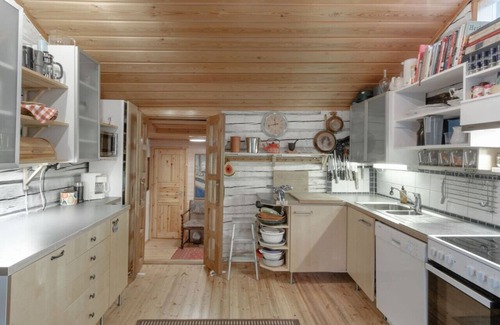 Espoo Cottage | Artists Nuuksio Retreat with Heated Pool, 800 Meters from Lake, Table tennis, Pool table