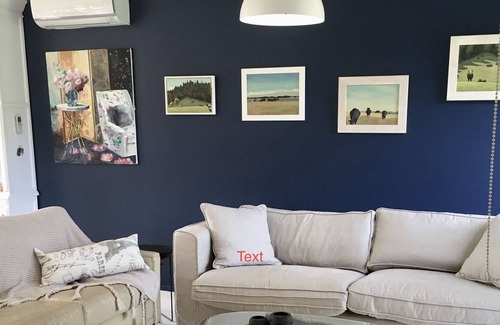 Sorrento Cottage | Artists Retreat - A beautiful French Style property, with lots of paintings