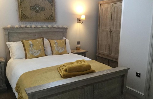 Muston House | Artists Retreat