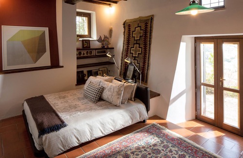 Monteluco House | Artist’s tower: Immersed in nature yet close to town centre