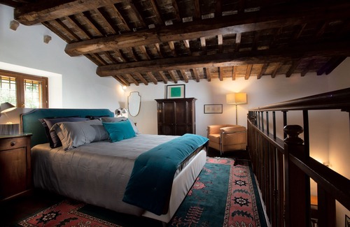 Monteluco House | Artist’s tower: Immersed in nature yet close to town centre