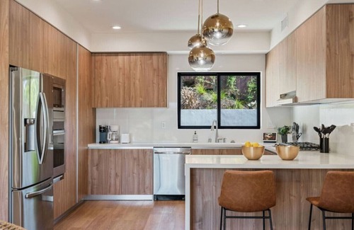 Los Angeles House | Arts District | Near Downtown |City Views | Garage