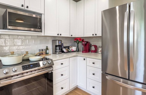 Lamar Heights Area House | Artsy Arvada Urban Cottage + Guest House - Near Breweries, Golf, Theatre, Parks