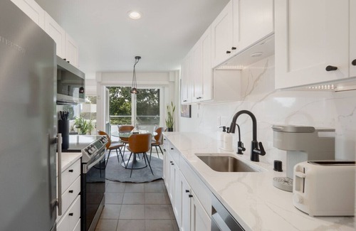 Broadway Apartment | Artsy Capitol Hill Gem City View Workspace Parking