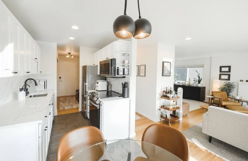 Broadway Apartment | Artsy Capitol Hill Gem City View Workspace Parking