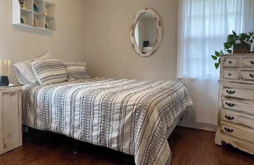 Nashville House | Artsy Haven: 1 Bedroom, Private Bath, & Office Space/Bedroom 15 Mins Downtown