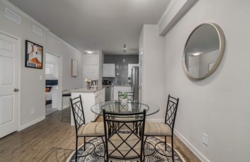 Bryan Place Apartment | Artsy Oasis | Deep Ellum| Parking + Gym
