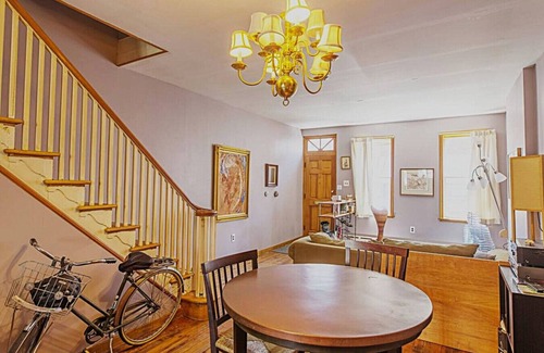 South Philadelphia Apartment | Artsy | Traditional Rowhome | South Philly