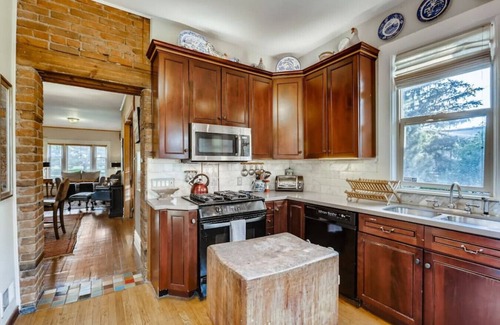 Whittier House | Artsy Victorian I Near RINO I Downtown