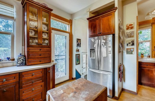 Whittier House | Artsy Victorian I Near RINO I Downtown