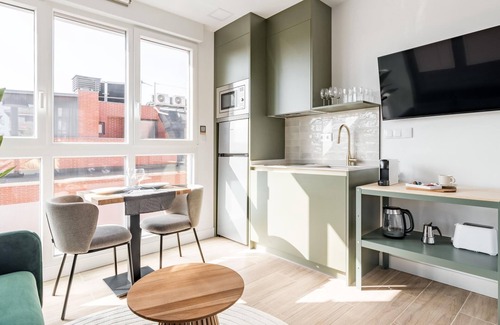 Ciudad Lineal Apartment | Arturo Soria Stays by Charming VII - newly renovated, Parking