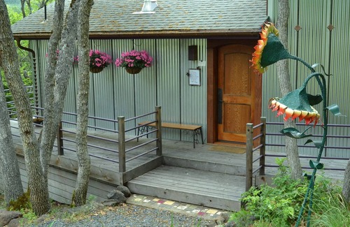 Ashland Cottage | ArtYCottage - custom furniture and art through out. Secluded and fabulous!