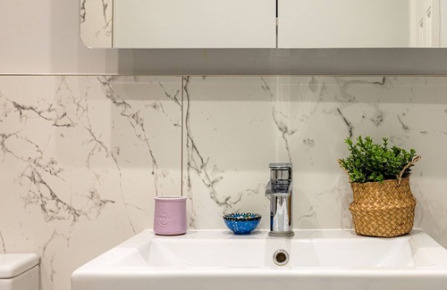 Colville Apartment | Arundel house in London