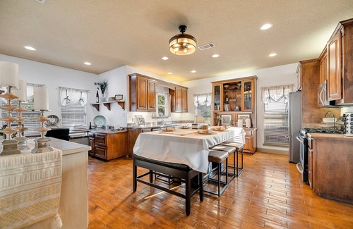 Van Alstyne House | As Seen on HGTV l Events Welcome l 18-Acre Ranch