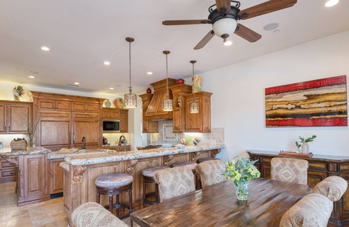 Covenant House | Ascension by AvantStay | Pool, Pickleball, Views