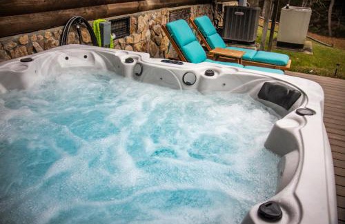 Mount Nebo House | Ascension Cabin - hot tub, fire pit, babbling brook