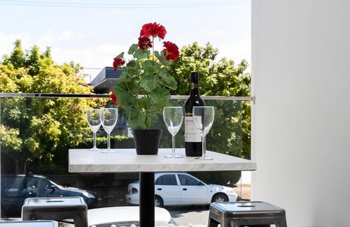 Ascot House | Ascot Budget Residences – Close to Brisbane Airport & Racecourses