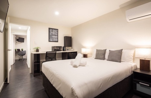 Ascot House | Ascot Budget Residences - Close to Brisbane Airport & Racecourses