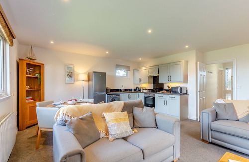 Par House | Ash at Trenython - Two Bedroom House, Sleeps 4