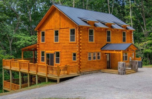 South Bloomingville Cabin | Ash Cave lodge by Inn & Spa at Cedar Falls