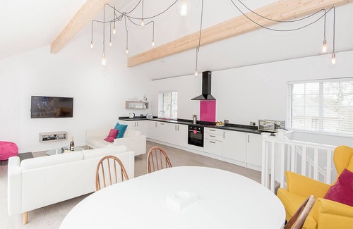 Looe Cottage | Ash Cottage is a newly renovated, two-storey cottage.