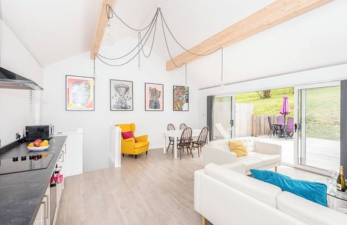 Looe Cottage | Ash Cottage is a newly renovated, two-storey cottage.