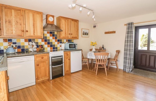 Llandysul Cottage | ASH COTTAGE, pet friendly, with hot tub in Newcastle Emlyn