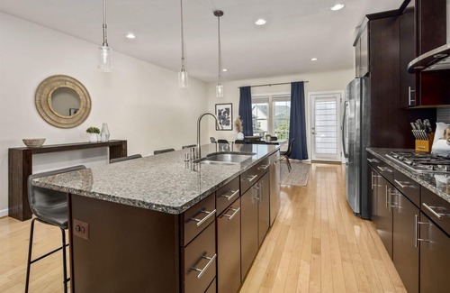 Ashburn House | Ashburn: Suburban, Work Friendly, & Near DC