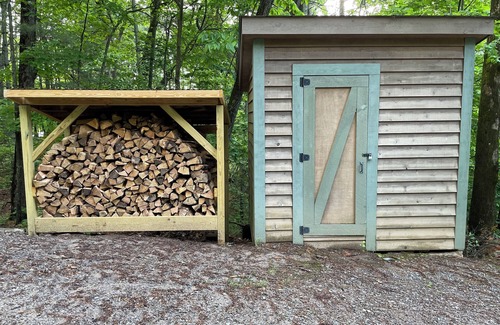 Arden House | Asheville - Blue Ridge Parkway Home, with hottub & grill.