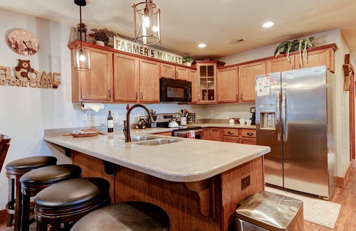 Fletcher Cabin | Asheville Mtn Side Cabin: Large Porch-Hot Tub-Trail-2 Streams-7 Wooded Acres!