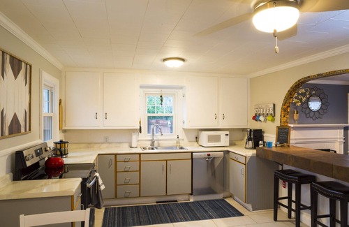 Candler House | Asheville Stay-cation - Clean, Big yard, Hot tub, Dogs OK