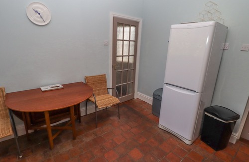 Holton Le Clay Cottage | ASHFIELD STUDIO, pet friendly, with a garden in Market Rasen