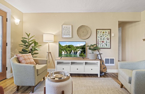 Ashland Apartment | Ashland Boho-Chic with a Yard