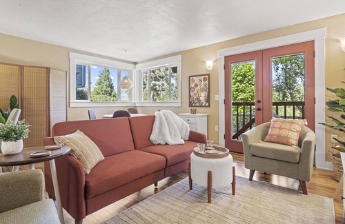 Ashland Apartment | Ashland Boho-Chic with a Yard