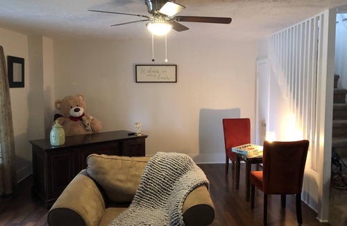 Ashland House | Ashland Home- Great Location with nice new furnishings