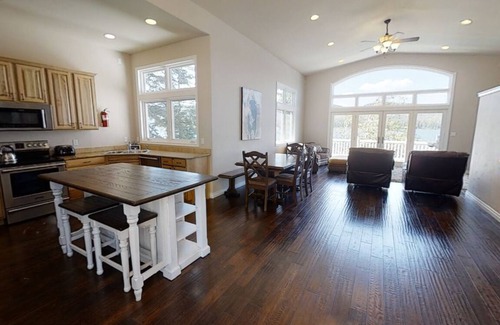 Kalispell House | Ashley Lake Waterfront Home - Kayaks included - Kalispell - Glacier