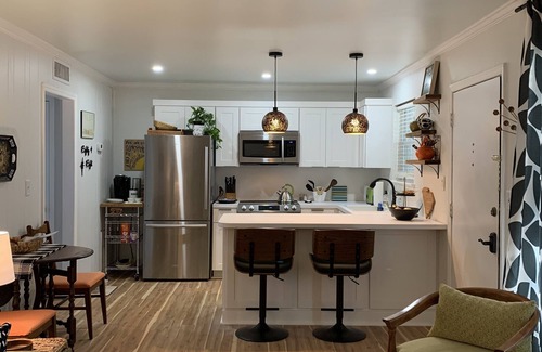 Charleston Condo | Ashley River Flat - condo with pool in Charleston Avondale area