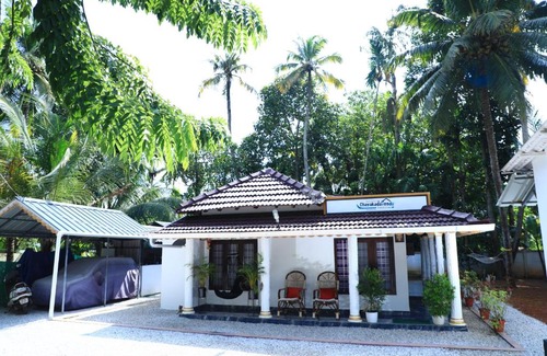 Munroe Island House | Ashtaman's Chayakkadaveedu Homestay