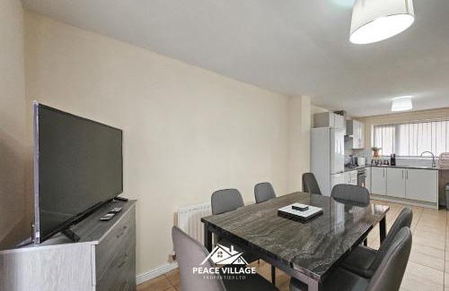 Belle Vue House | Ashton Co-living - Private Room Self-cater