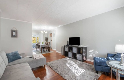 West Chester House | Ashwood Arbor 3 bedrooms 2 bath sleeps 8
