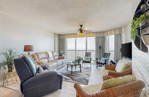 Ocean Drive Apartment | Ashworth 902