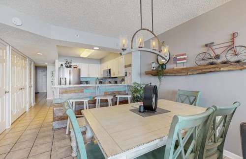 Ocean Drive Apartment | Ashworth 902