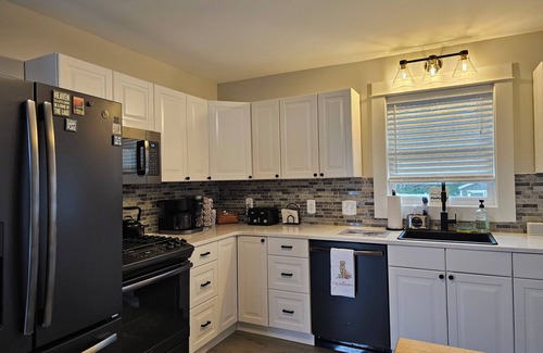 Grand Haven House | Ask about winter specials for Healthcare travelers! n