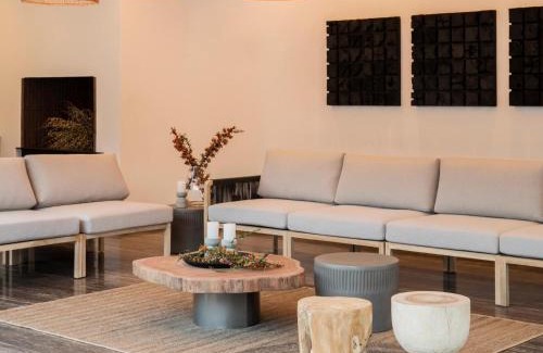 Silver Lakes Hotel | Askara Haus