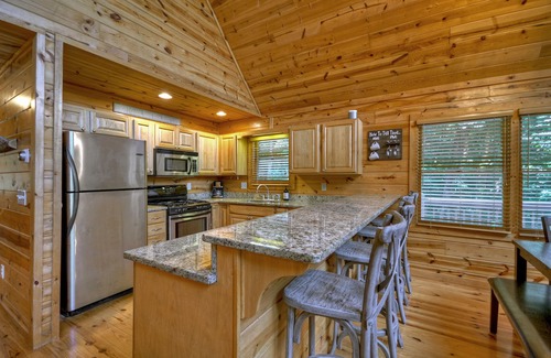 Blue Ridge Cabin | Askaway Retreat: Hot Tub I Close to Downtown I Dog Friendly