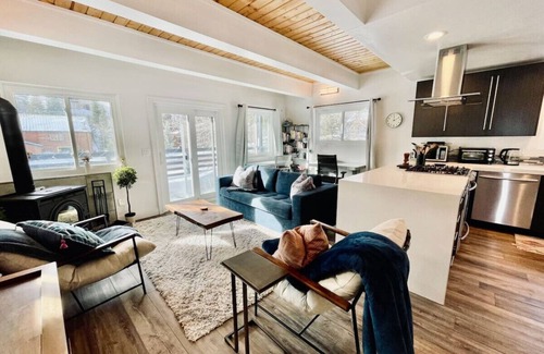 Summit Park Cabin | Aspen Alcove - Amazing Views w/Private Hot Tub!