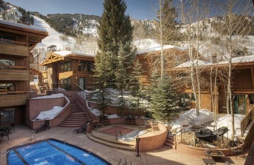 Aspen Condo | Aspen CORE Luxe Apartment. Steps 2 Gondola Plaza, dwntwn. Hot Tub, Gym, Parking